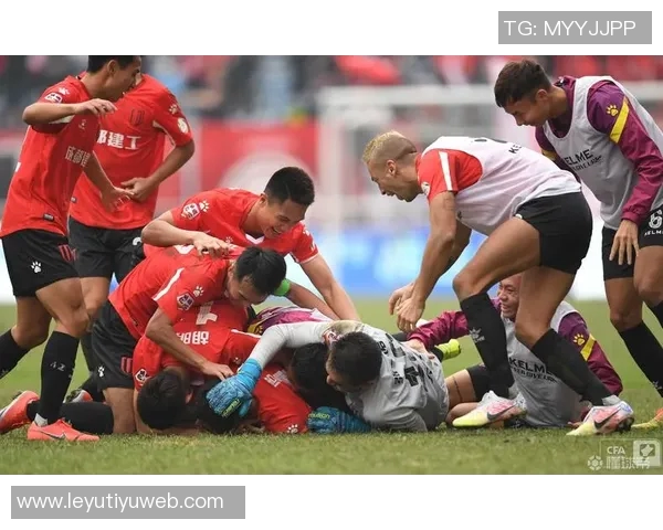 斯文松点评比赛：上半场机会众多下半场对手表现更佳