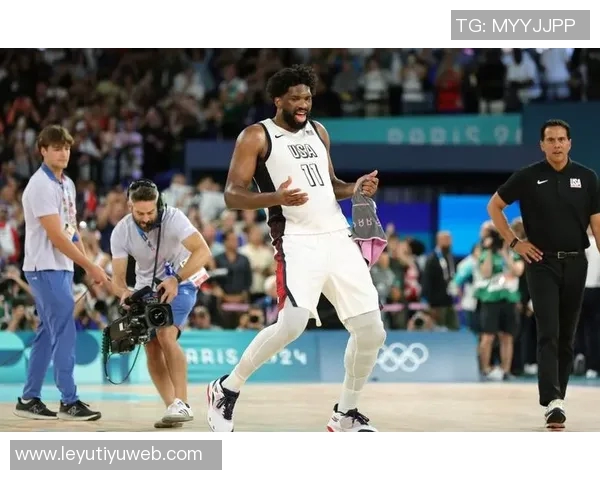 恩比德表现低迷显谨慎赛场上小心翼翼避免再次受伤