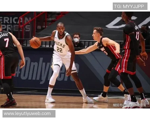 波蒂斯半场表现抢眼三分球命中率高达100贡献11分与3个篮板