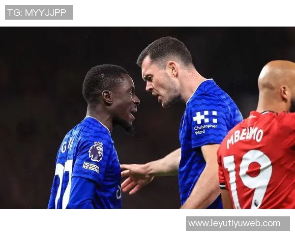 内维尔批评卢克肖需增强对抗能力以应对激烈比赛挑战