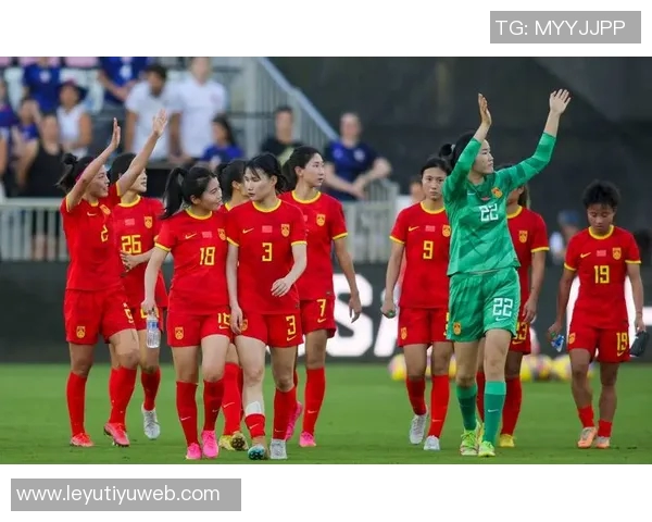 武汉女足外援奥乌苏错失绝佳机会踢中边网令人扼腕叹息