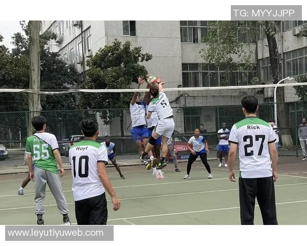 弗拉格盛赞华盛顿全力以赴的拼搏精神与默契合作