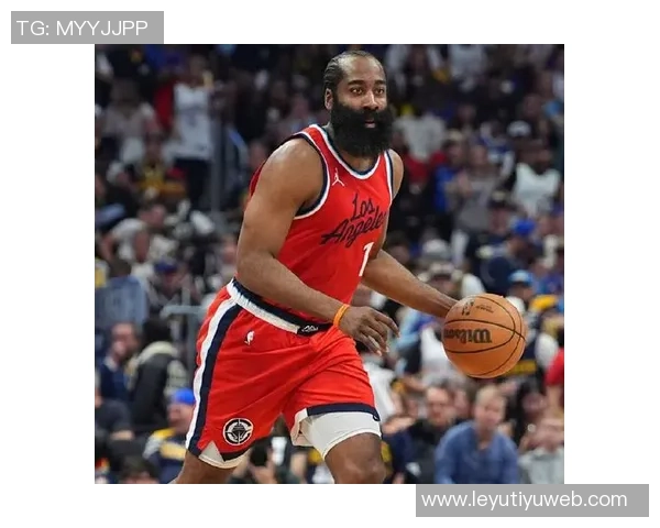 哈登绝杀三分遭打手心情低落却依然穿越人海温暖拥抱马克西母亲